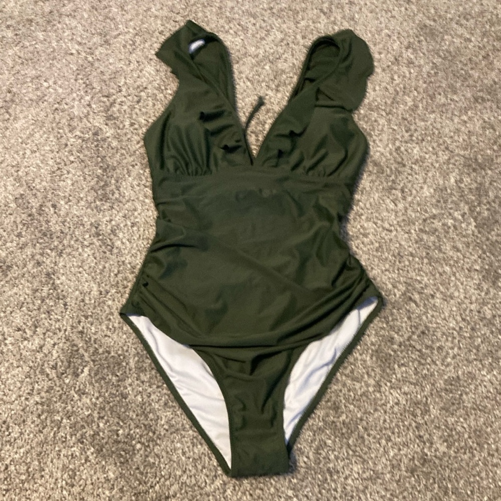 Cupshe one piece green bathing suit, size medium
